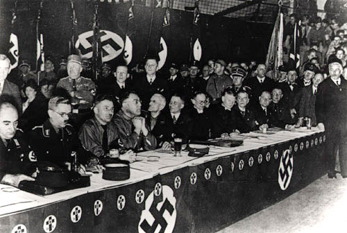 The 'German Christians' desire to achieve absolute organizational and ideological conformity between the Protestant church and the National Socialist state. Following their triumphant success in the Protestant church elections in July 1933 and the election of Ludwig Müller to the office of Reich bishop, they feel they have reached the zenith of their power over church policy in the autumn of 1933. Yet the meeting of the Greater Berlin Gau of the 'German Christians' in November 1933 marks a turning point in the church's internal conflict. The opponents of the 'German Christians' band together in the Pastors' Emergency Council and the Confessional Church.